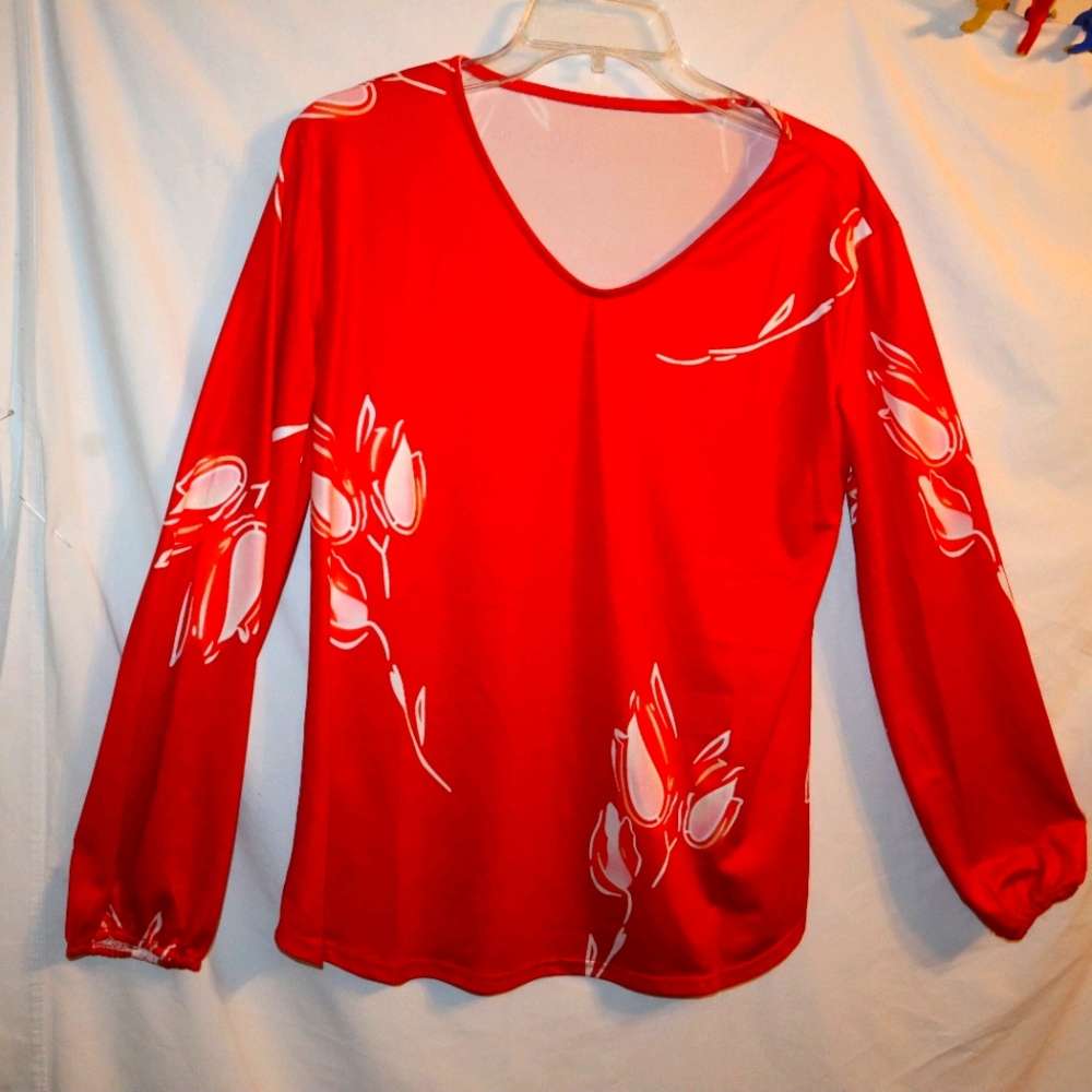 Red polyester top floral